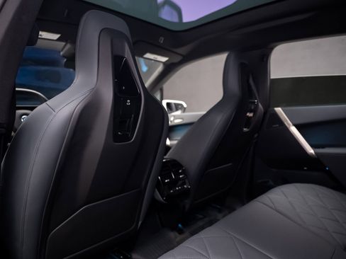 Used 2024 BMW iX xDrive50 w/ Premium Package image 67