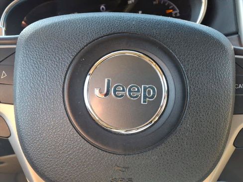 Used 2016 Jeep Grand Cherokee Limited image 17