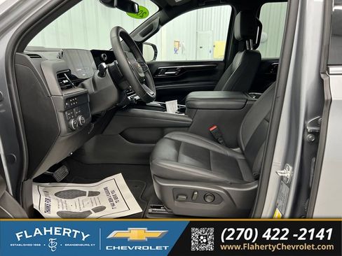 Used 2026 Chevrolet Suburban LT w/ Comfort Package AWD/4WD image 9