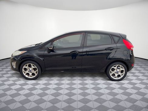 Used 2012 Ford Fiesta SES FWD image 2