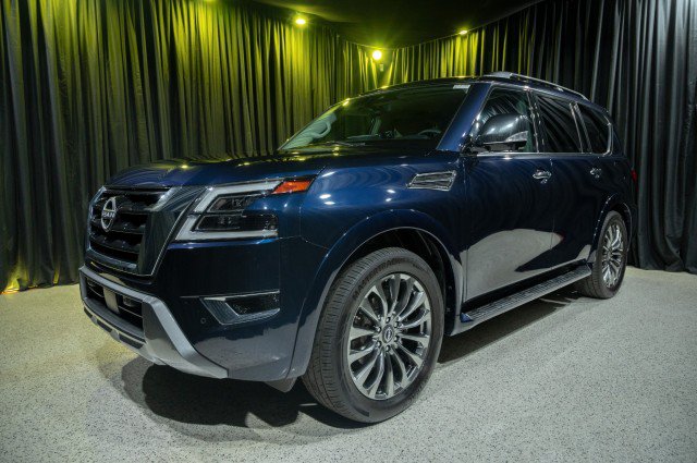 Used 2023 Nissan Armada Platinum w/ Captain's Chairs Package AWD/4WD image 1