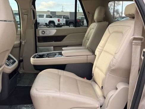 Used 2020 Lincoln Navigator L Reserve w/ Luxury Package AWD/4WD image 29