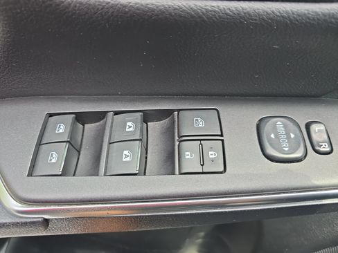 Used 2017 Toyota Camry SE FWD image 23