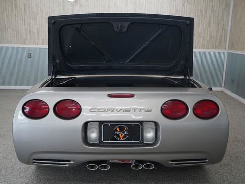Used 2002 Chevrolet Corvette Convertible w/ Preferred Equipment Group2 RWD image 32