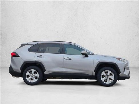 Used 2021 Toyota RAV4 XLE w/ Convenience Package AWD/4WD image 4