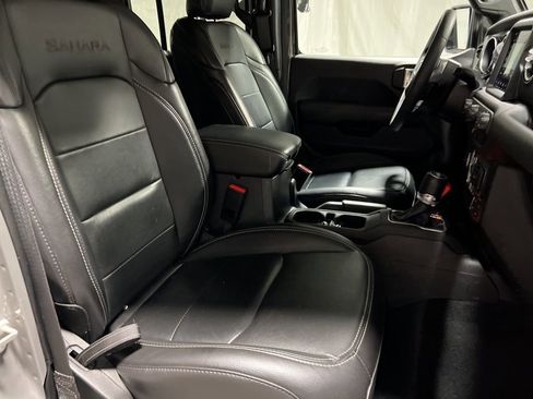 Used 2023 Jeep Wrangler Unlimited Sahara image 10