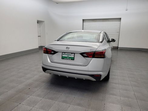 Used 2022 Nissan Altima 2.5 SV FWD image 7