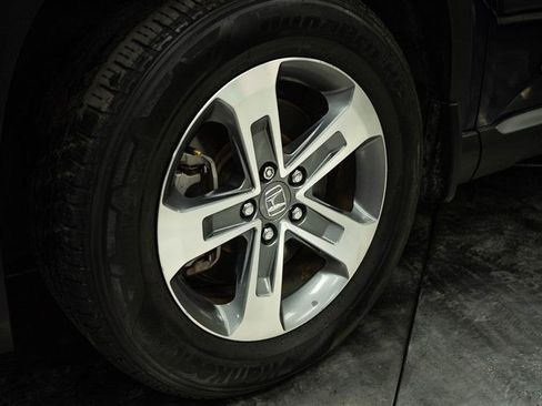 Used 2024 Honda Pilot EX-L image 3