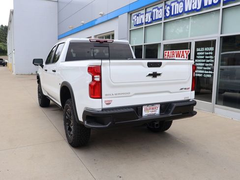 New 2026 Chevrolet Silverado 1500 ZR2 w/ LPO, Dark Essentials Package AWD/4WD image 8