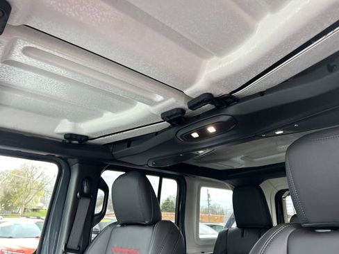 New 2026 Jeep Wrangler Unlimited Rubicon AWD/4WD image 34