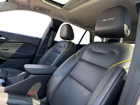 Used 2024 Chevrolet Trax ACTIV w/ Sunroof Package FWD image 10