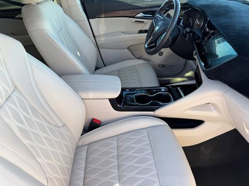 Used 2023 Buick Envision Avenir image 11