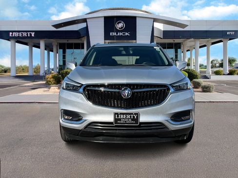 Used 2020 Buick Enclave Essence image 4