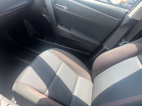 Used 2018 Toyota Corolla LE FWD image 14