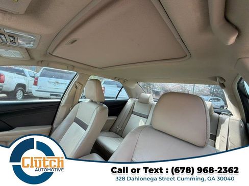 Used 2014 Toyota Camry XLE w/ Leather Package image 11