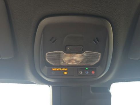 Used 2025 Buick Envista Sport Touring image 24