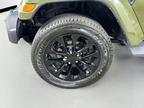 Used 2023 Jeep Wrangler Unlimited Sahara w/ Cold Weather Group AWD/4WD image 8