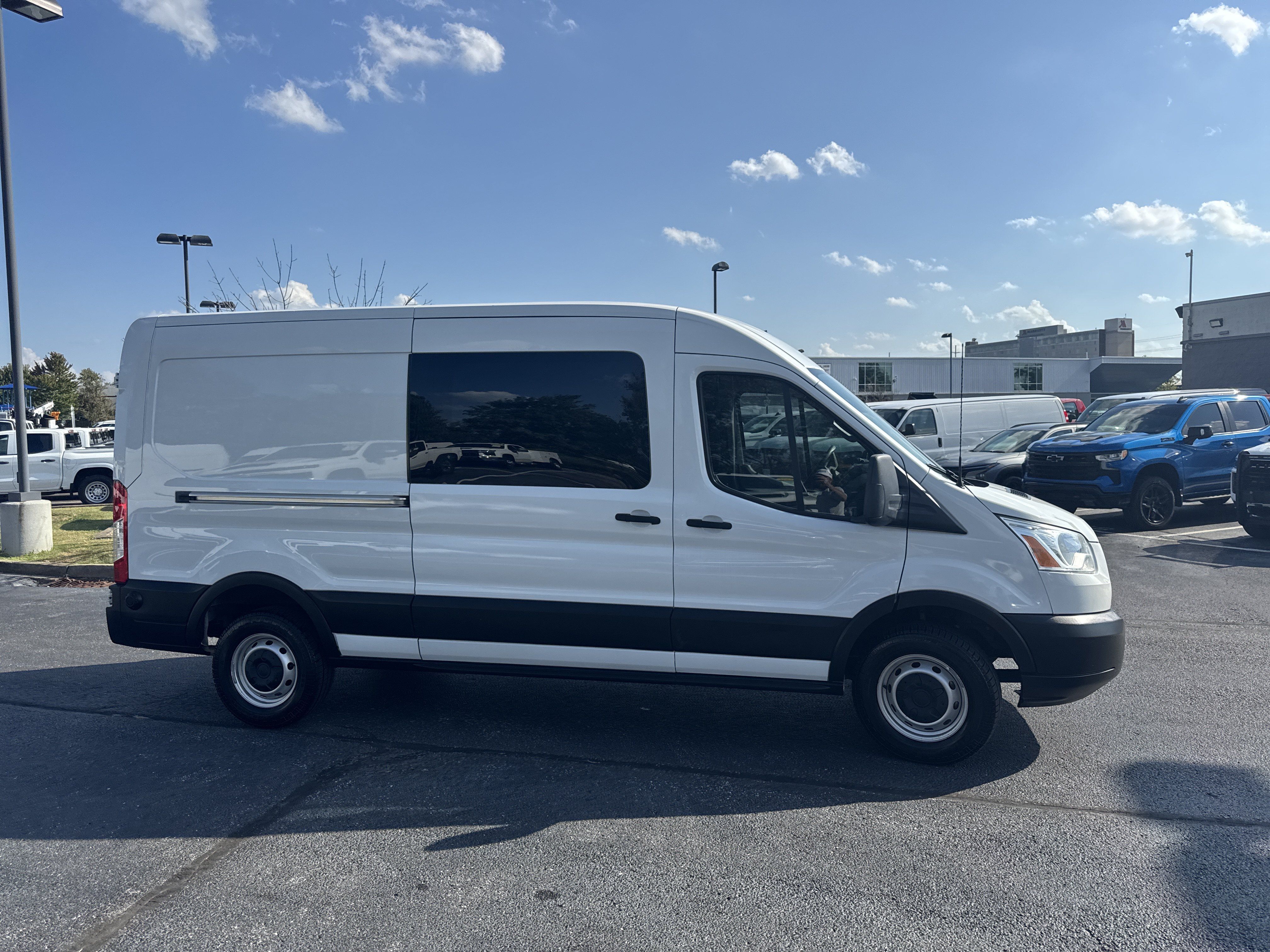 Used 2019 Ford Transit 250 148 Medium Roof RWD image 2