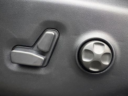 New 2026 Chrysler Voyager LX image 13