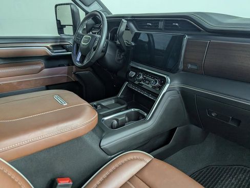 Used 2025 GMC Sierra 2500 Denali Ultimate image 24