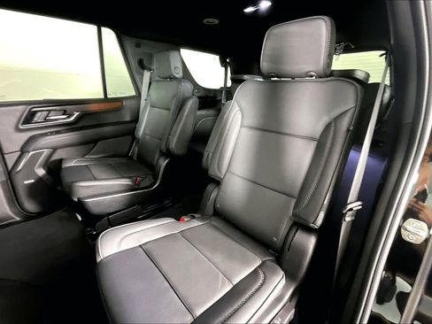 Used 2025 GMC Yukon Denali AWD/4WD image 19