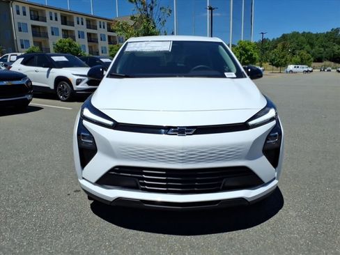 New 2027 Chevrolet Bolt LT w/ Comfort Package FWD image 32