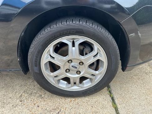 Used 2009 Ford Focus SE FWD image 21