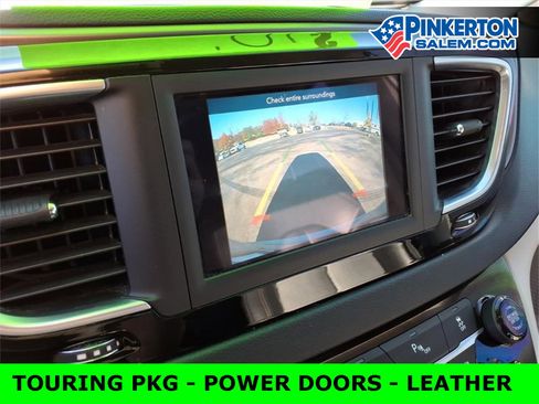 Used 2020 Chrysler Pacifica Touring-L image 24