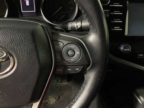 Used 2018 Toyota Camry SE image 24