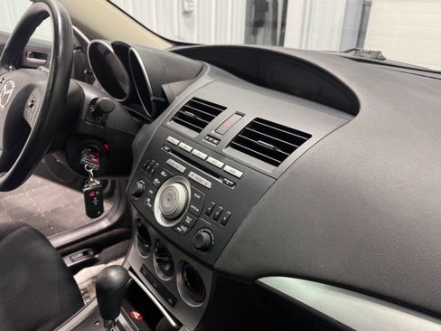 Used 2011 MAZDA MAZDA3 i Touring image 19