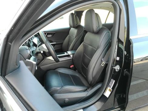 Used 2023 Mercedes-Benz C 300 Sedan image 6