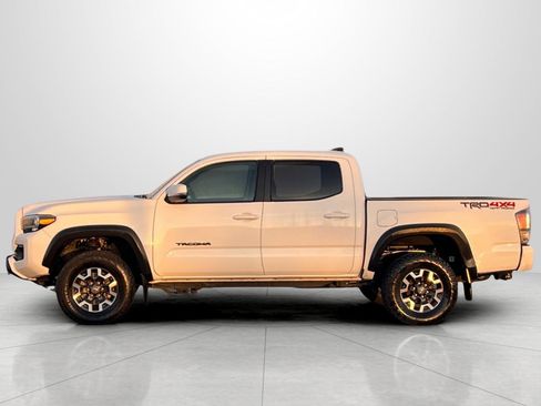 Used 2021 Toyota Tacoma TRD Off-Road image 8