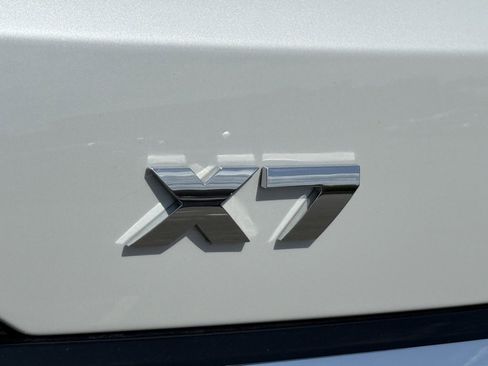 Used 2025 BMW X7 M60i w/ Climate Comfort Package image 13