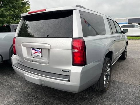Used 2018 Chevrolet Suburban Premier AWD/4WD image 3