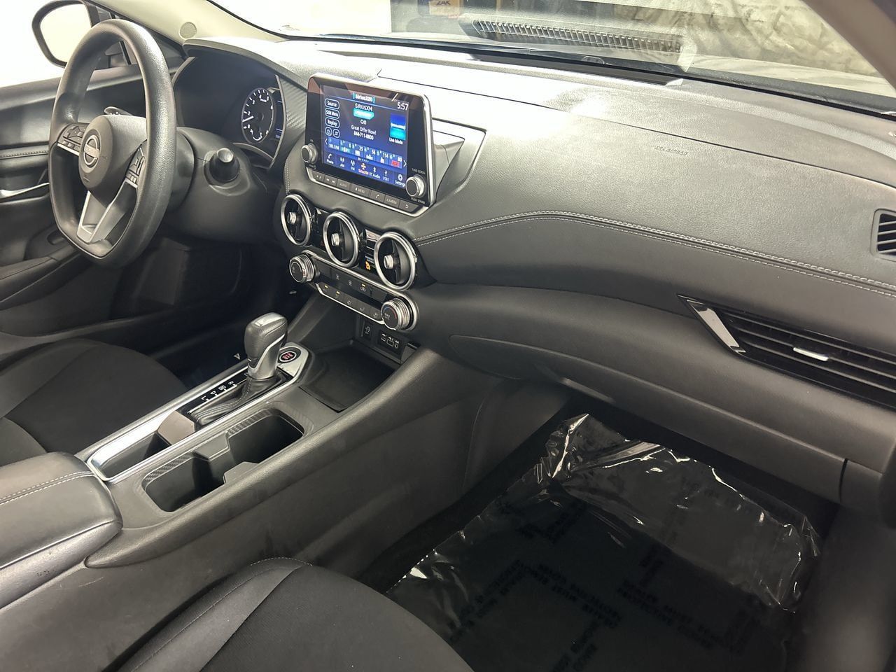 Used 2024 Nissan Sentra SV FWD image 27
