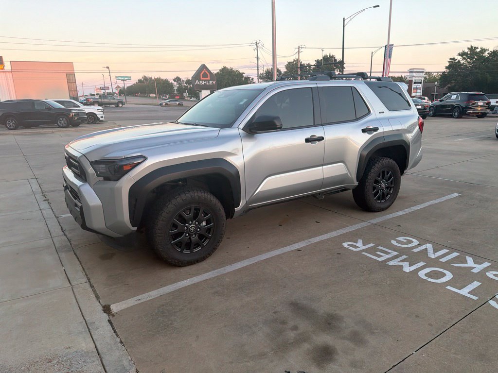 Used 2025 Toyota 4Runner SR5 AWD/4WD image 7