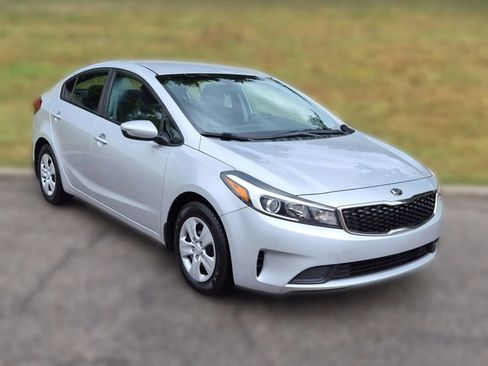 Used 2017 Kia Forte LX w/ LX Popular Package FWD image 2
