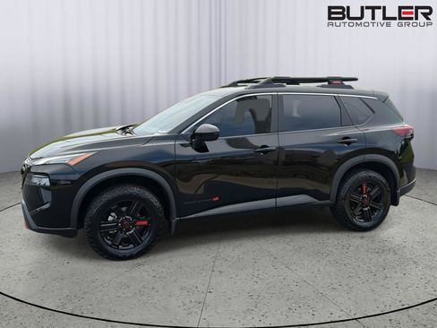 Used 2025 Nissan Rogue SV AWD/4WD image 3