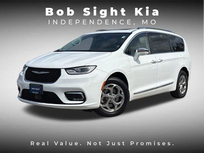 Used 2021 Chrysler Pacifica Limited w/ Premium & Safety Sphere Group