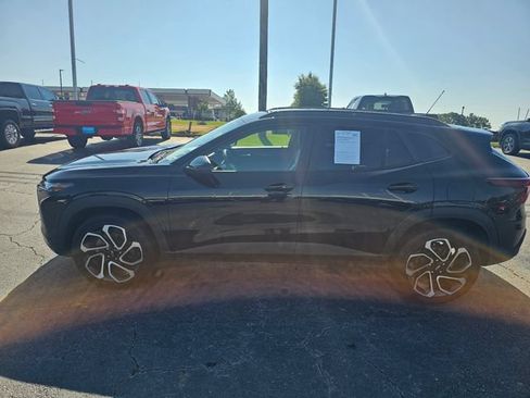 Used 2025 Chevrolet Trax RS w/ Sunroof Package FWD image 5