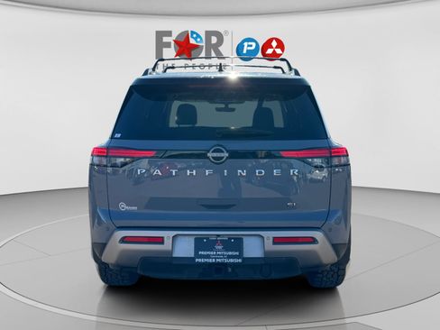 Used 2023 Nissan Pathfinder SL w/ SL Premium Package image 4