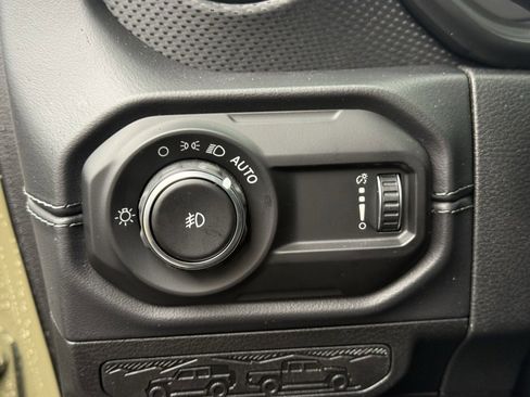 Used 2026 Jeep Wrangler Moab image 16