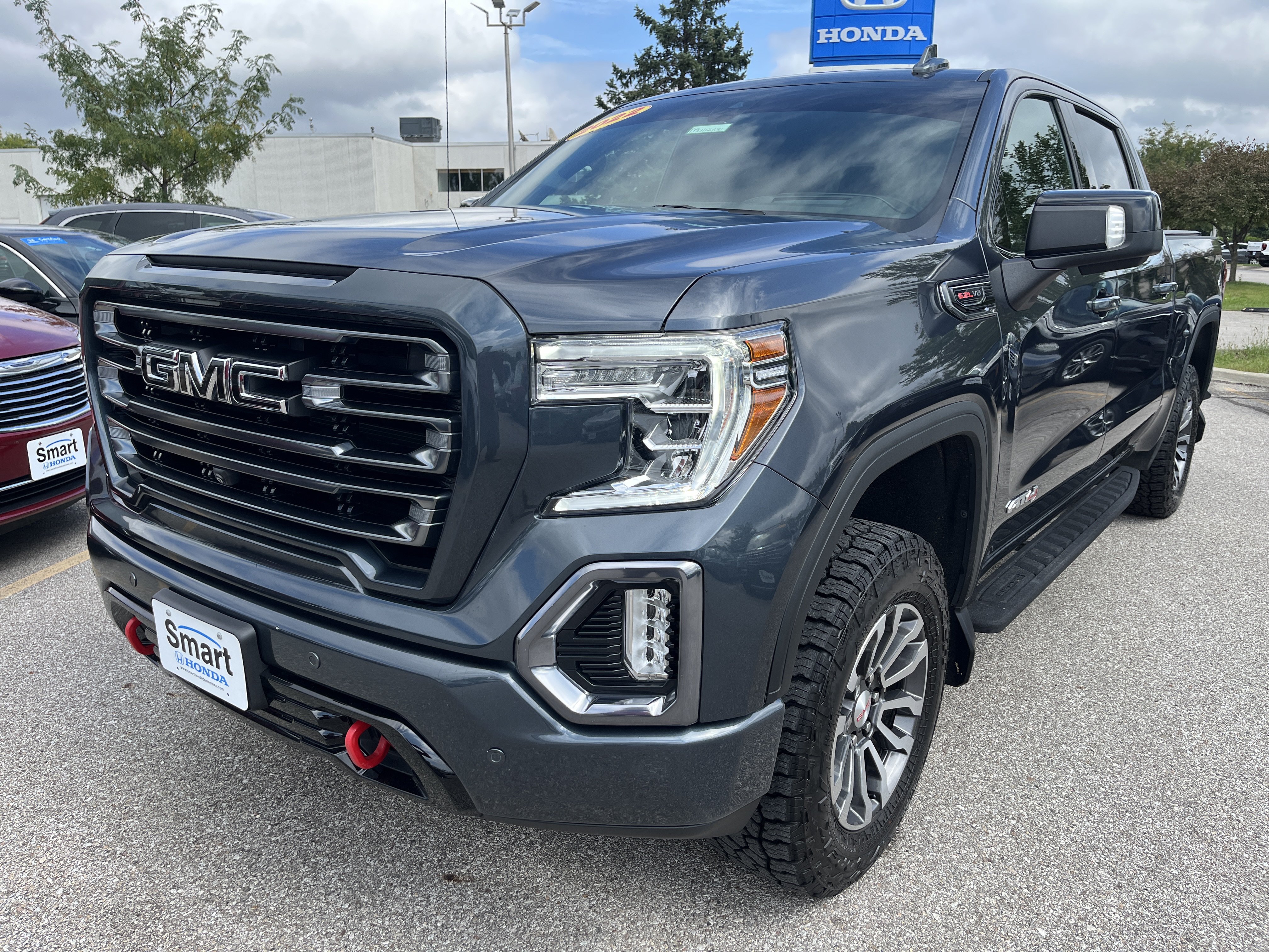 Used 2022 GMC Sierra 1500 AT4 w/ AT4 Premium Package AWD/4WD image 2