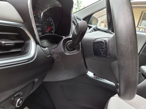 Used 2018 Chevrolet Equinox LS FWD image 19