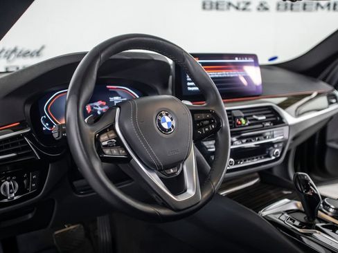 Used 2023 BMW 530i w/ Convenience Package RWD image 21
