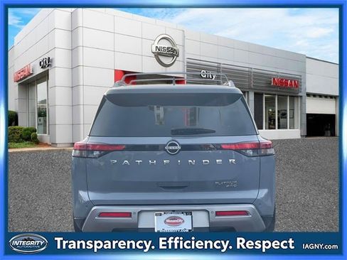 Certified 2022 Nissan Pathfinder Platinum w/ Cargo Package image 7