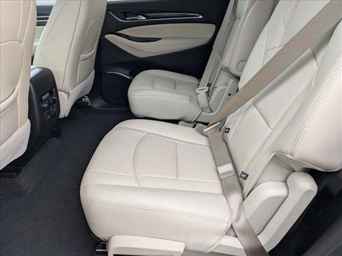 Used 2022 Buick Enclave Premium image 17