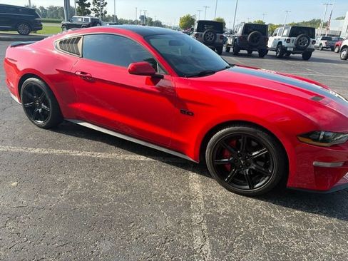 Used 2018 Ford Mustang GT w/ Black Accent Package RWD image 9