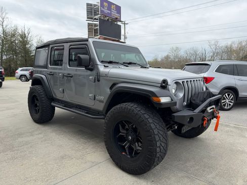 Used 2019 Jeep Wrangler Unlimited Sport image 33