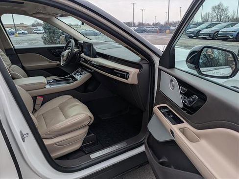 Certified 2023 Lincoln Aviator Reserve w/ Equipment Group 201A image 13